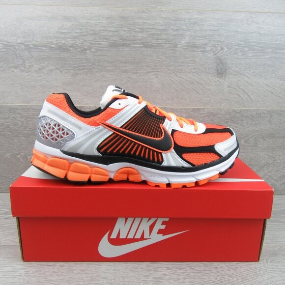 Nike Zoom Vomero 5 Athletic Shoes Mens Size 10 Total Orange Black NEW - Picture 2 of 16